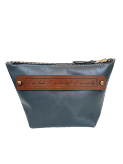 The MR Signature I Am Evelyn Pouch