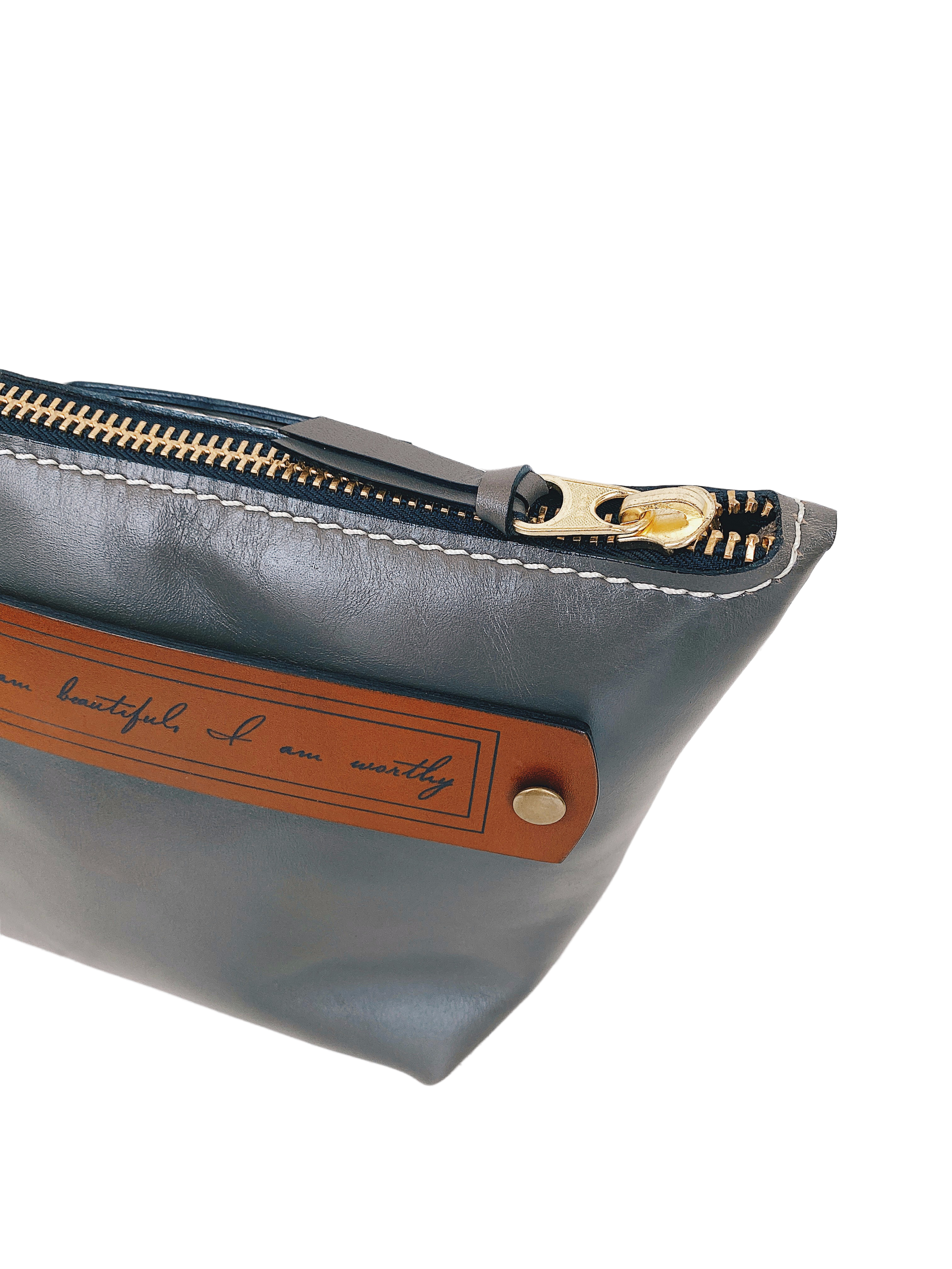 The MR Signature I Am Evelyn Pouch